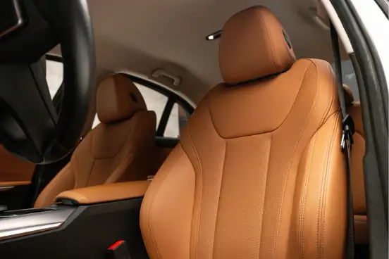 BMW-320i-2022