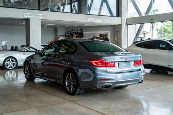 BMW-530e-2019
