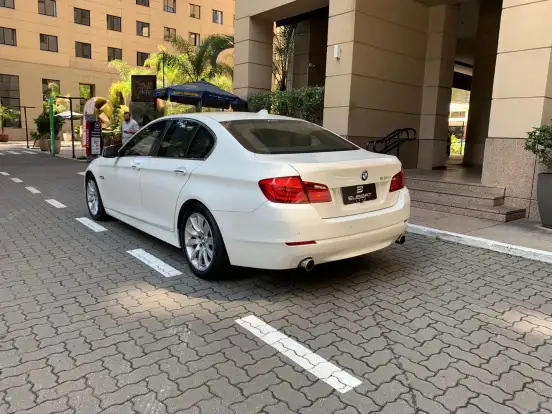 BMW-535i-3.0 SEDAN 6 CILINDROS 24V TURBO GASOLINA 4P AUTOMÁTICO BMW-535i-2011