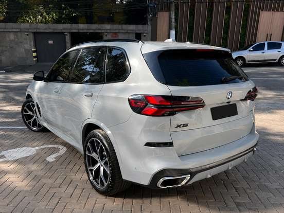 BMW-X5-3.0 I6 TURBO HÍBRIDO XDRIVE50E M SPORT AUTOMÁTICO BMW-X5-2025
