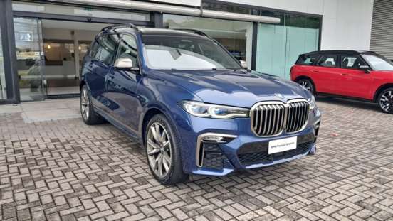 BMW-X7-2021