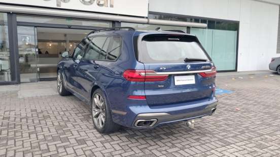 BMW-X7-2021