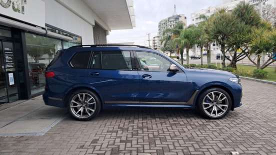 BMW-X7-2021
