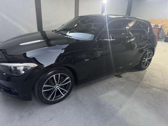 BMW-120i-2018