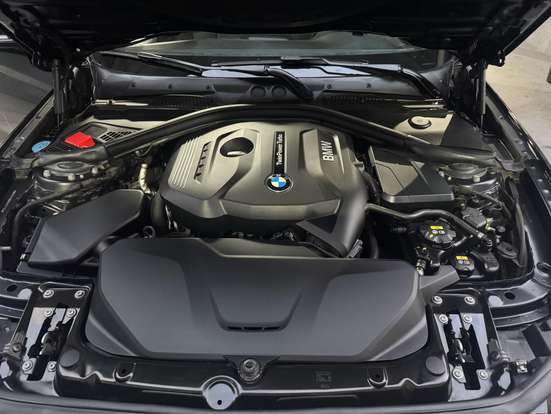 BMW-120i-2018