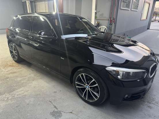 BMW-120i-2018