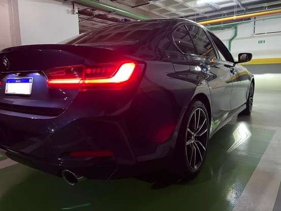 BMW-320i-2024