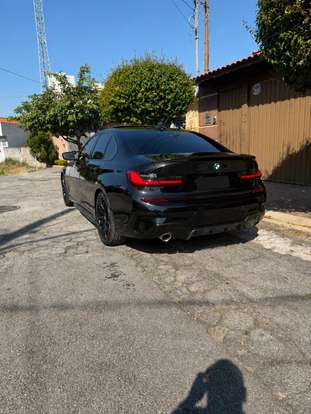 BMW-320i-2019
