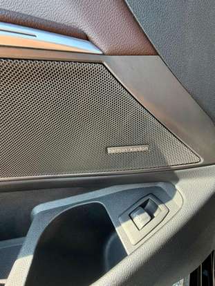 BMW-320i-2019