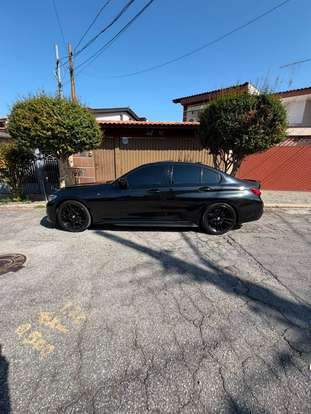 BMW-320i-2019