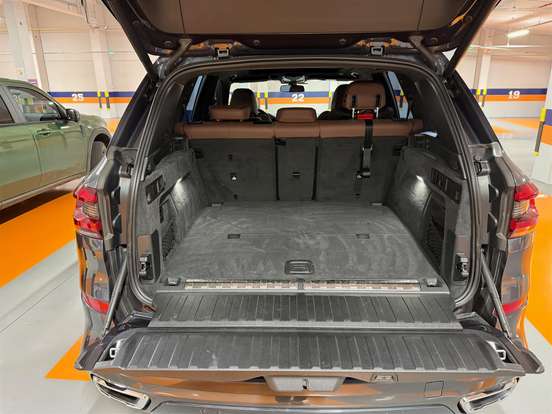 BMW-X5-2021