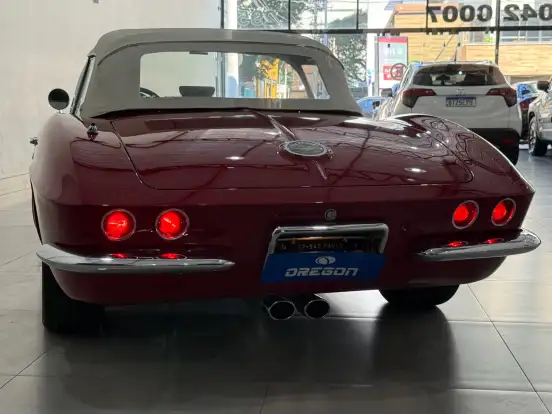 CHEVROLET-CORVETTE-1962