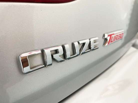 CHEVROLET-CRUZE-2017