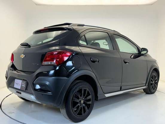 CHEVROLET-ONIX-2018