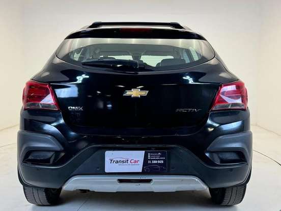 CHEVROLET-ONIX-2018