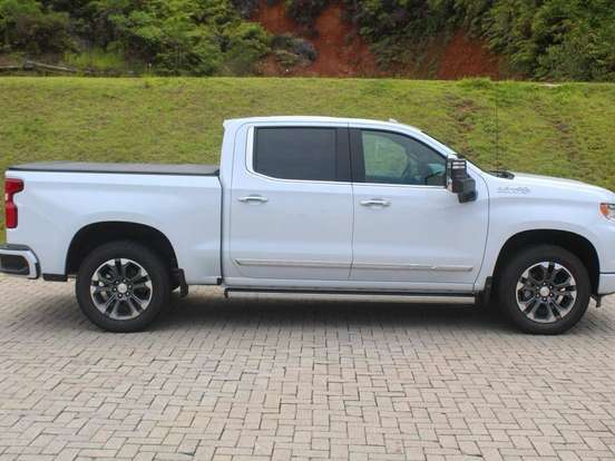CHEVROLET-SILVERADO-5.3 V8 GASOLINA 1500 HIGH COUNTRY 4X4 AUTOMÁTICO CHEVROLET-SILVERADO-2026