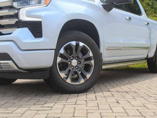 CHEVROLET-SILVERADO-5.3 V8 GASOLINA 1500 HIGH COUNTRY 4X4 AUTOMÁTICO CHEVROLET-SILVERADO-2026