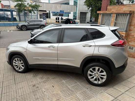 CHEVROLET-TRACKER-2020