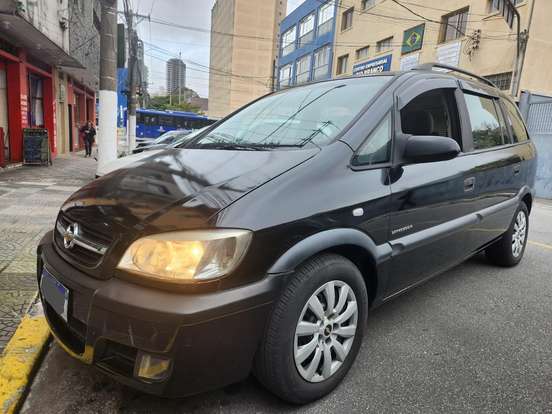 CHEVROLET-ZAFIRA-2010