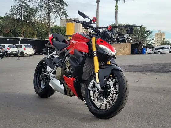 DUCATI STREETFIGHTER V4 S DUCATI STREETFIGHTER V4 S