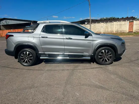 FIAT TORO 2.0 16V TURBO DIESEL RANCH 4WD AT9 FIAT TORO 2.0 16V TURBO DIESEL RANCH 4WD AT9