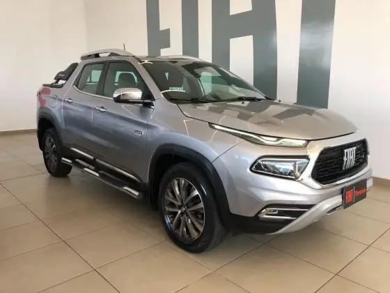 FIAT TORO 2.0 16V TURBO DIESEL RANCH 4WD AT9 FIAT TORO 2.0 16V TURBO DIESEL RANCH 4WD AT9