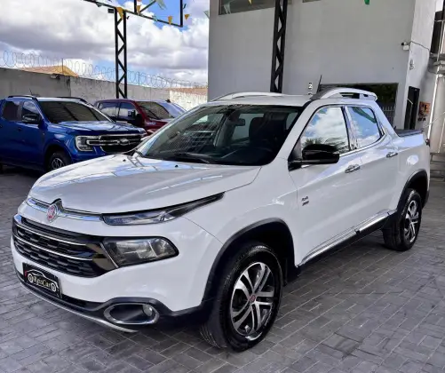 FIAT TORO 2.0 16V TURBO DIESEL VOLCANO 4WD AT9 FIAT TORO 2.0 16V TURBO DIESEL VOLCANO 4WD AT9