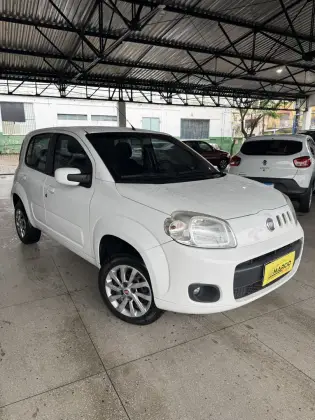 FIAT UNO 1.0 EVO VIVACE 8V FLEX 4P MANUAL FIAT UNO 1.0 EVO VIVACE 8V FLEX 4P MANUAL