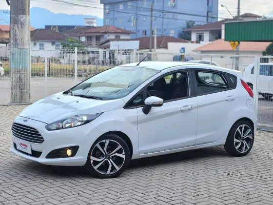 FORD FIESTA 1.6 SE HATCH 16V FLEX 4P MANUAL