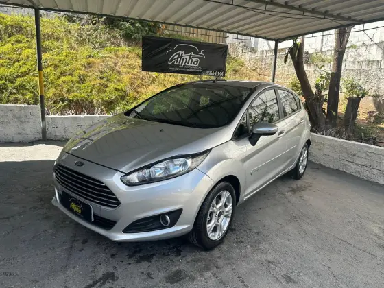 FORD FIESTA 1.6 SE HATCH 16V FLEX 4P POWERSHIFT FORD FIESTA 1.6 SE HATCH 16V FLEX 4P POWERSHIFT