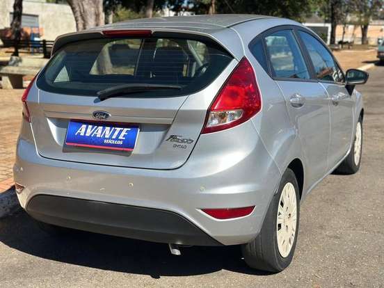FORD-FIESTA-2015