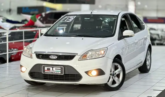 FORD FOCUS 1.6 GL 16V FLEX 4P MANUAL FORD FOCUS 1.6 GL 16V FLEX 4P MANUAL