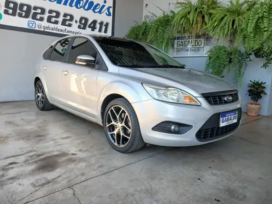 FORD FOCUS 2.0 GLX 16V FLEX 4P MANUAL FORD FOCUS 2.0 GLX 16V FLEX 4P MANUAL