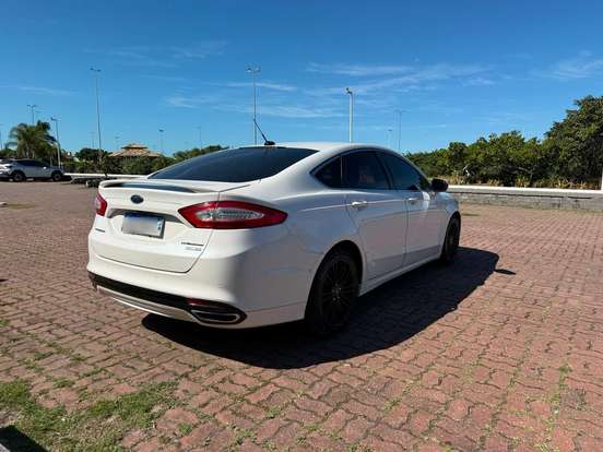 FORD-FUSION-2015