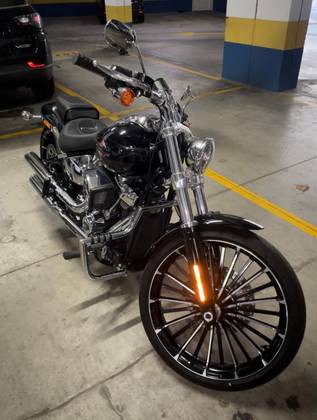 HARLEY-DAVIDSON SOFTAIL BREAKOUT 