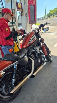HARLEY-DAVIDSON SPORTSTER XL 883 R 
