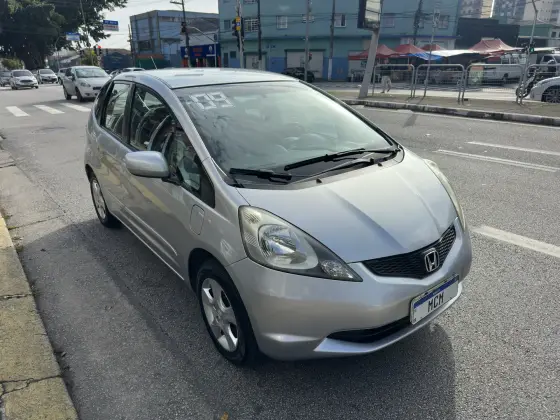 HONDA FIT 1.4 LX 16V FLEX 4P MANUAL HONDA FIT 1.4 LX 16V FLEX 4P MANUAL