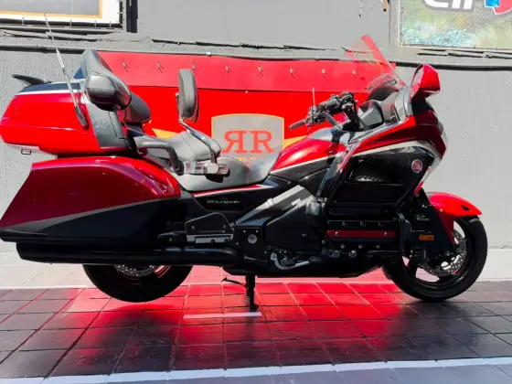 HONDA GL 1800 GOLD WING HONDA GL 1800 GOLD WING