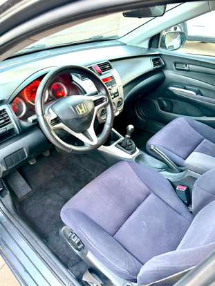 HONDA-CITY-2010