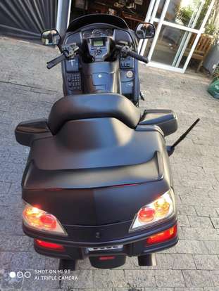 HONDA-GL 1800 GOLD WING HONDA-GL 1800 GOLD WING-2009