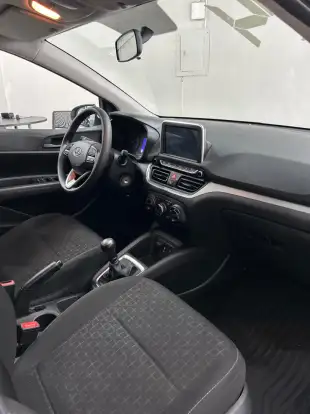 HYUNDAI-HB20-2023