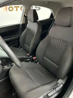 HYUNDAI-HB20-2023