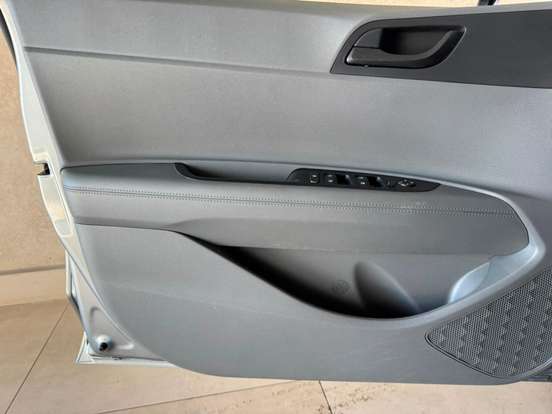 HYUNDAI-HB20S-2024