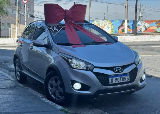 HYUNDAI HB20X 1.6 16V PREMIUM FLEX 4P AUTOMÁTICO HYUNDAI HB20X 1.6 16V PREMIUM FLEX 4P AUTOMÁTICO