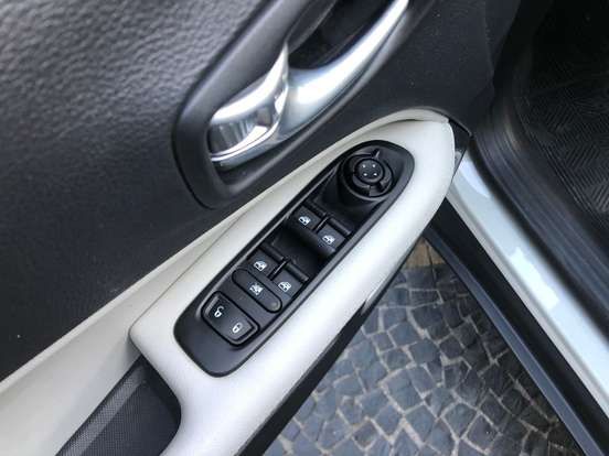 JEEP-COMPASS-2.0 16V FLEX SPORT AUTOMÁTICO JEEP-COMPASS-2019