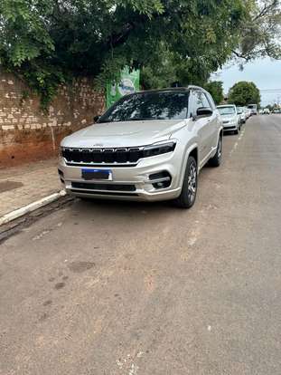 JEEP-COMMANDER-2023