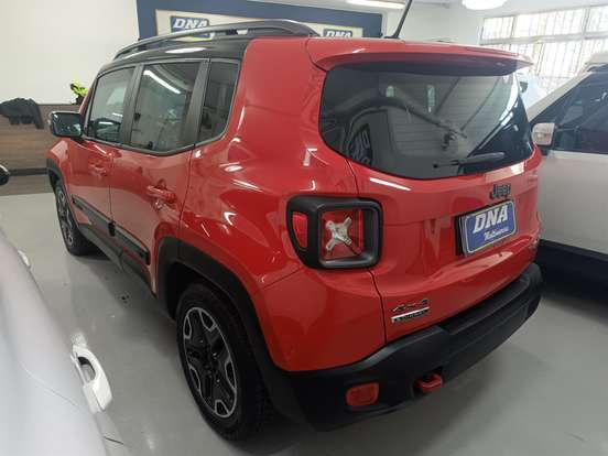 JEEP-RENEGADE-2.0 16V TURBO DIESEL TRAILHAWK 4P 4X4 AUTOMÁTICO JEEP-RENEGADE-2015