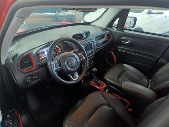 JEEP-RENEGADE-2.0 16V TURBO DIESEL TRAILHAWK 4P 4X4 AUTOMÁTICO JEEP-RENEGADE-2015