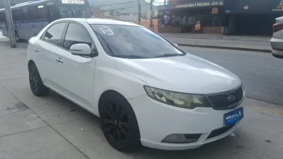 KIA CERATO 1.6 SX 16V FLEX 4P AUTOMÁTICO KIA CERATO 1.6 SX 16V FLEX 4P AUTOMÁTICO