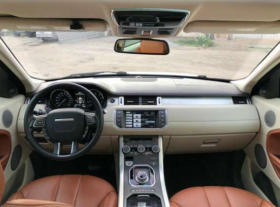 LAND ROVER-RANGE ROVER EVOQUE-2.0 PRESTIGE TECH 4WD 16V GASOLINA 4P AUTOMÁTICO LAND ROVER-RANGE ROVER EVOQUE-2013